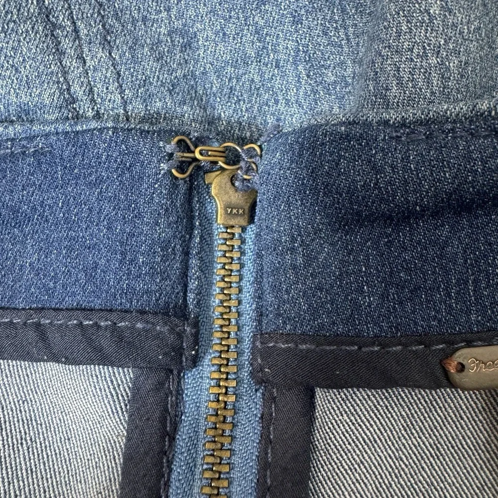 Free People Denim A-Line Mini Skirt Size 12 Two Tone Patchwork Blue Stretch Y2K